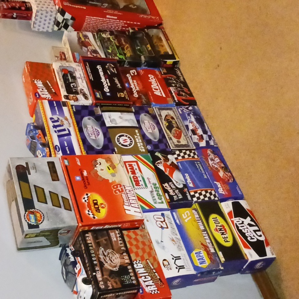 NASCAR 1:24 ACTION DIECAST